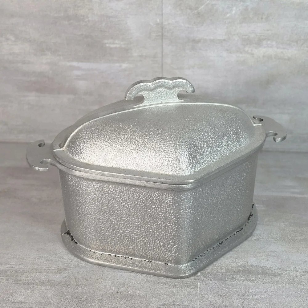 VTG Guardian Service Ware Cast Aluminum Triangle Heart Pot Roaster with Lid